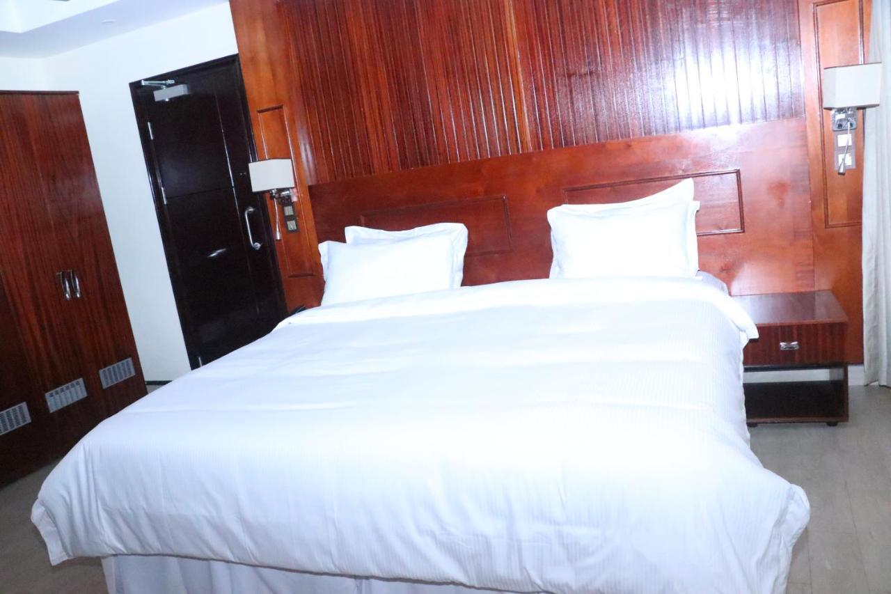 Sainte Famille Hotel Κιγκάλι Εξωτερικό φωτογραφία
